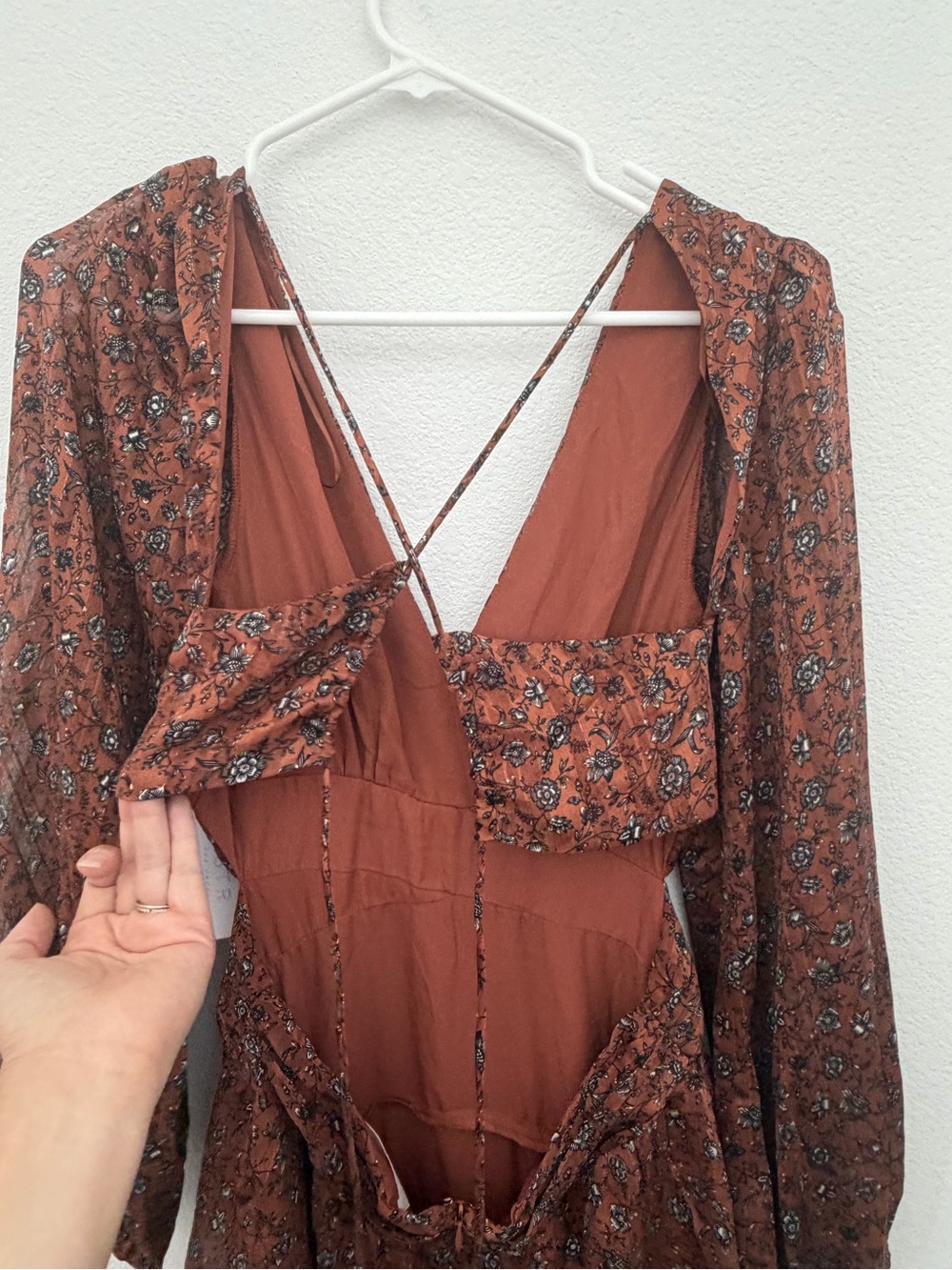 ASTR The Label Anora Copper Black Ditsy Long Sleeve Open Back Maxi Dress Small - Picture 8 of 9